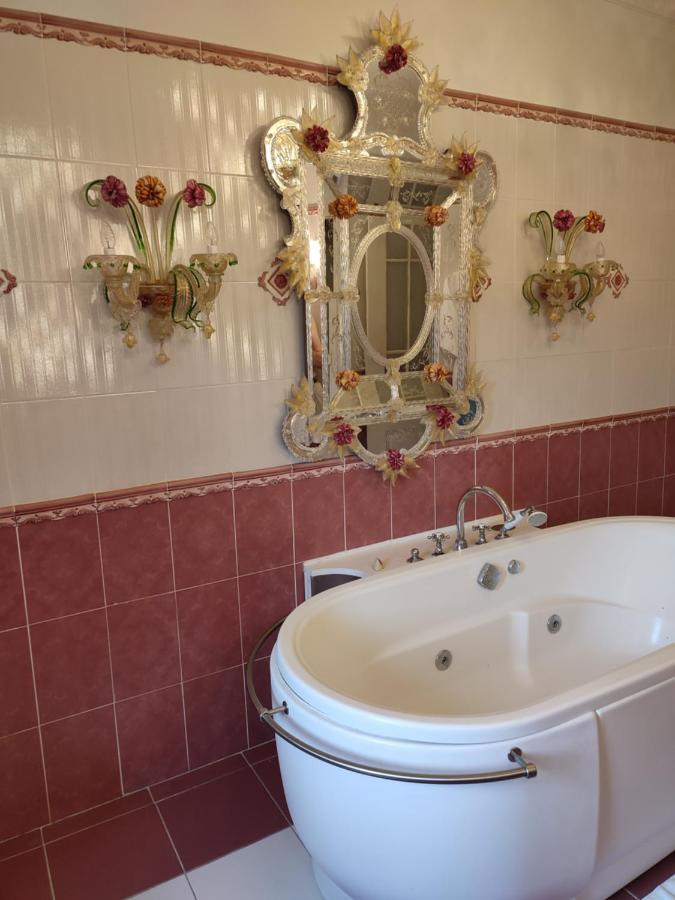 Les Jardins De La Fontaine Bed & Breakfast Alès Dış mekan fotoğraf