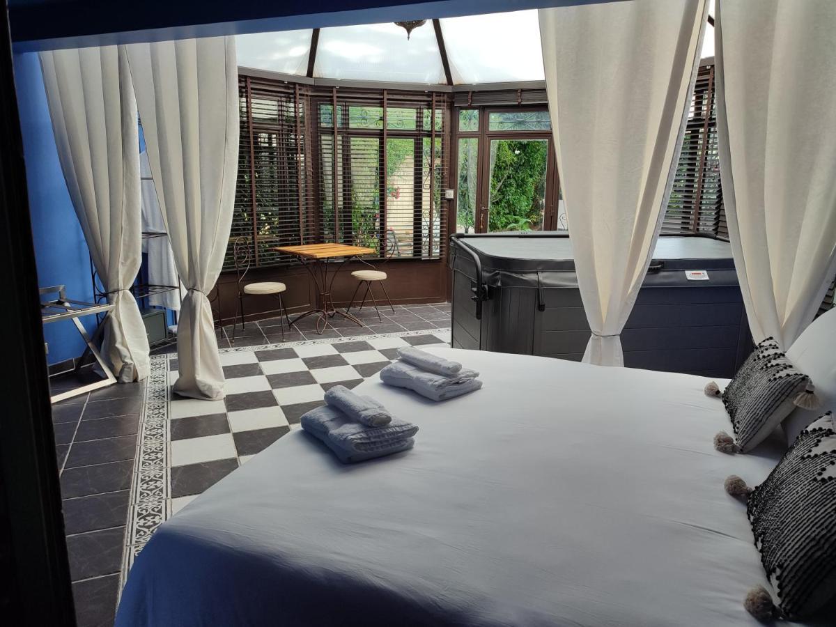 Les Jardins De La Fontaine Bed & Breakfast Alès Dış mekan fotoğraf
